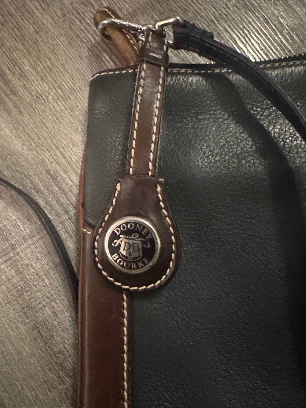 Vintage Dooney & Bourke Black Leather Crossbody with Brown Trim and Logo Charm - Picture 5 of 5